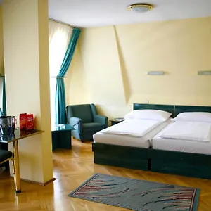 Hotel Bara, Budapešť